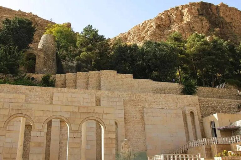 آرامگاه خواجوی کرمانی