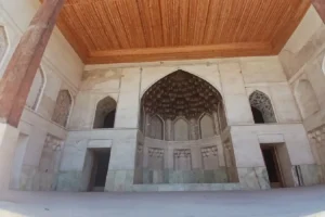 عمارت دیوانخانه شیراز کجاست؟