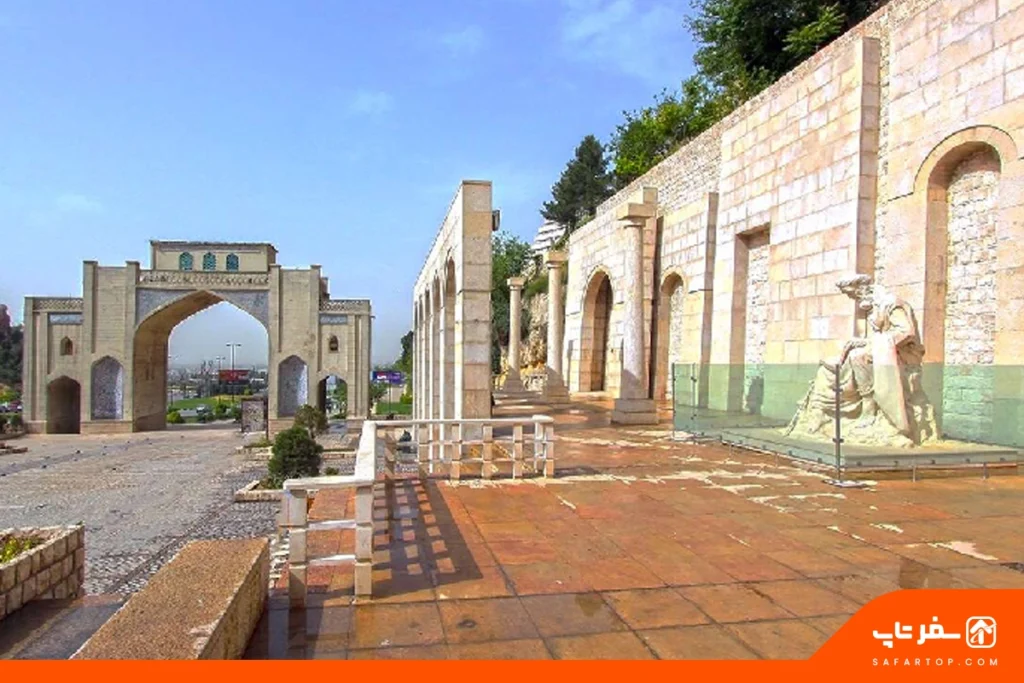 جاذبه های مقبره خواجوی کرمانی