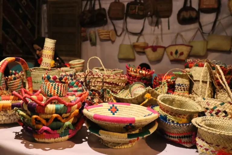بازار جزیره لاوان کجاست