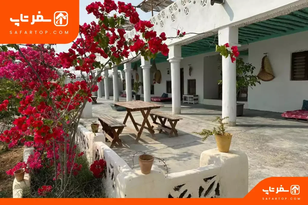بومگردی عمارت سفید