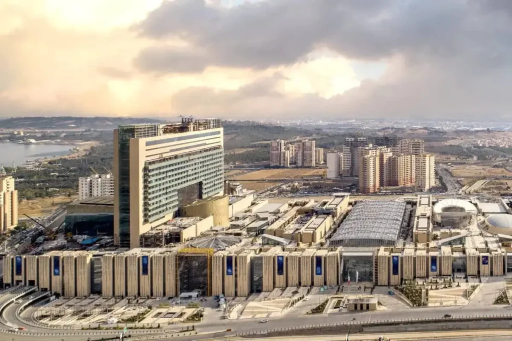 مرکز خرید و تفریح ایران مال