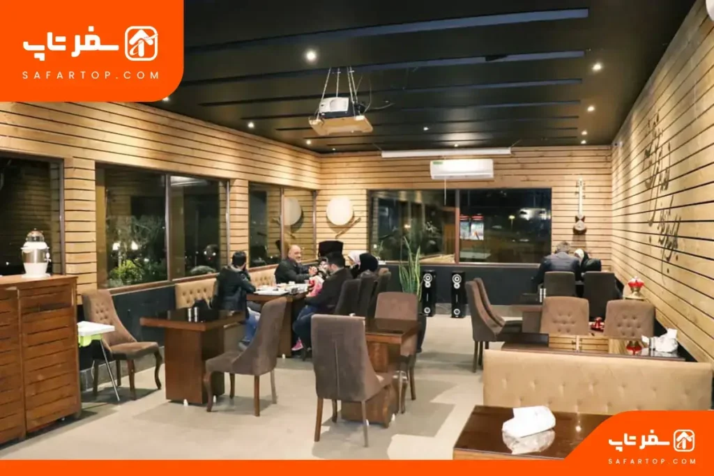 فودکورت پارک پلیس